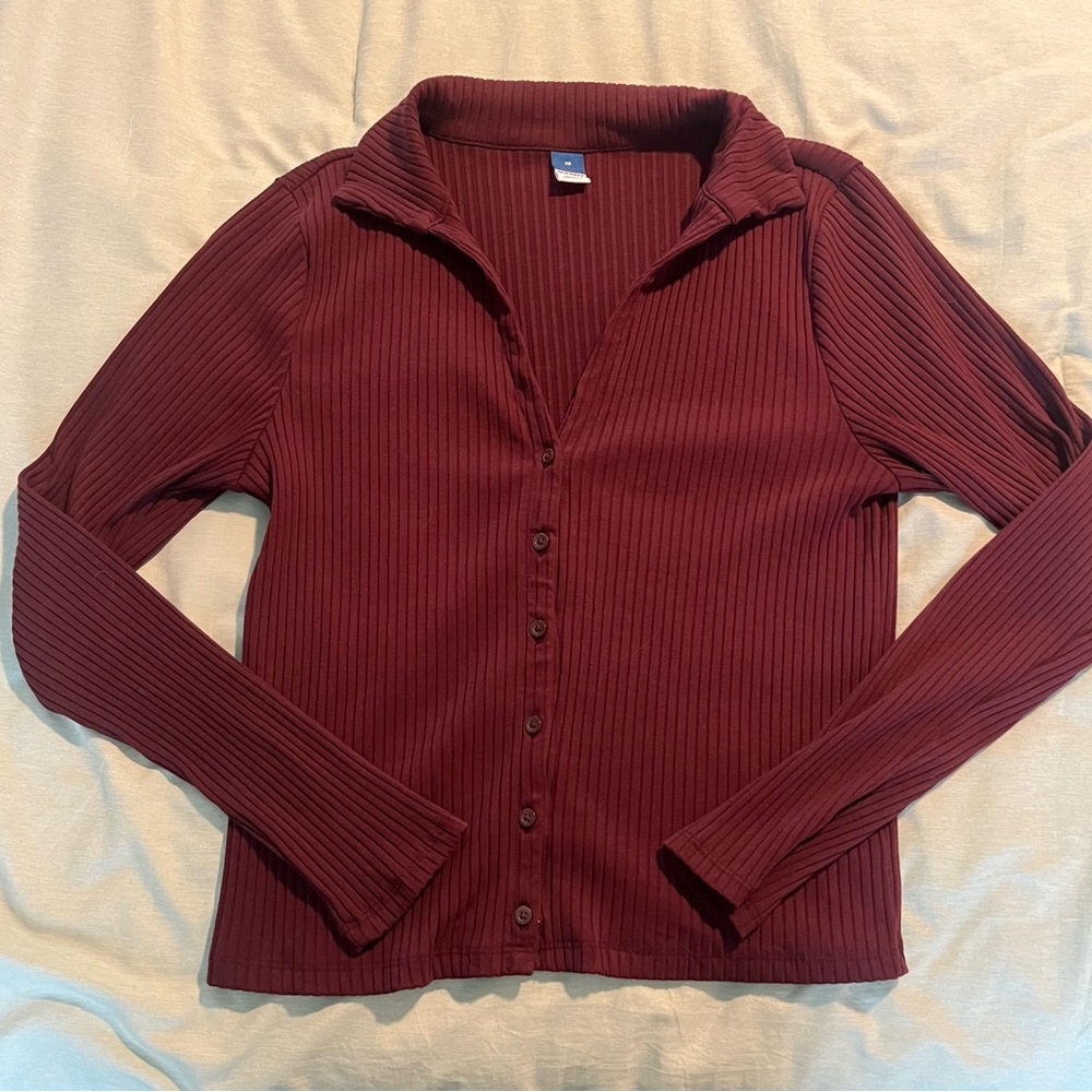 Old Navy Ribbed Button-Down Top in Burgundy